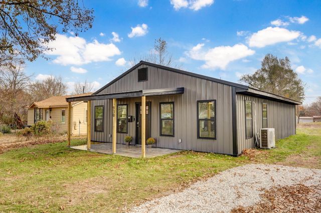 930 Porter Avenue, Aurora, MO 65605