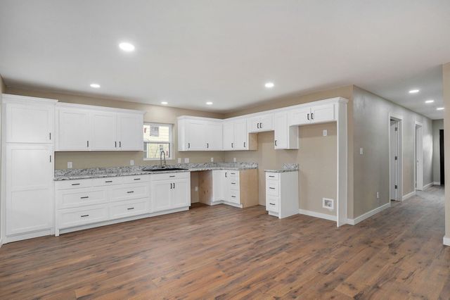 930 Porter Avenue, Aurora, MO 65605