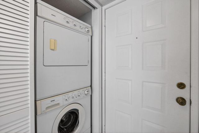 2230 N Cypress Bend Drive 108, Pompano Beach, FL 33069