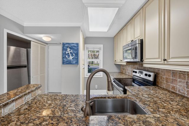 2230 N Cypress Bend Drive 108, Pompano Beach, FL 33069