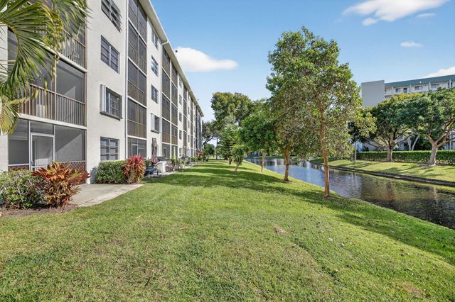 2230 N Cypress Bend Drive 108, Pompano Beach, FL 33069