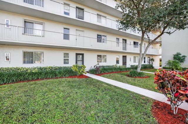 2230 N Cypress Bend Drive 108, Pompano Beach, FL 33069