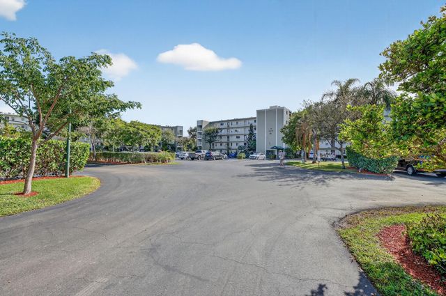 2230 N Cypress Bend Drive 108, Pompano Beach, FL 33069