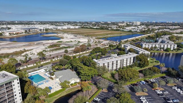 2230 N Cypress Bend Drive 108, Pompano Beach, FL 33069