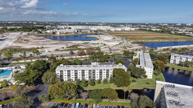 2230 N Cypress Bend Drive 108, Pompano Beach, FL 33069