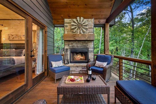1081 Dills Road, Blue Ridge, GA 30513