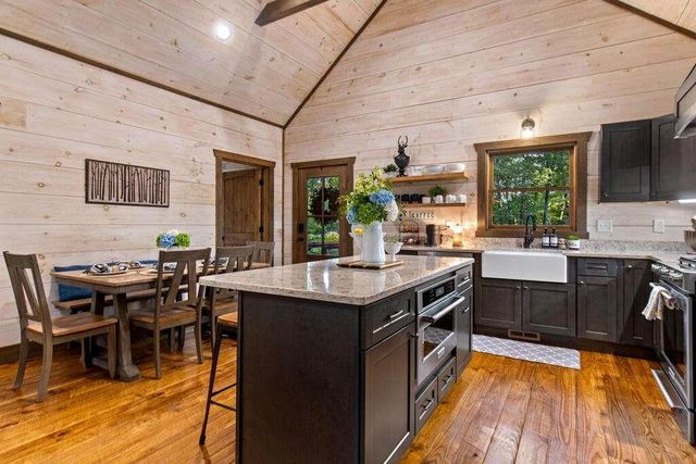 1081 Dills Road, Blue Ridge, GA 30513