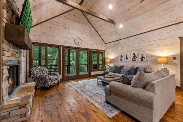 1081 Dills Road, Blue Ridge, GA 30513