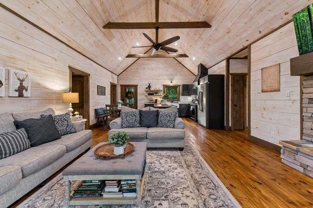 1081 Dills Road, Blue Ridge, GA 30513