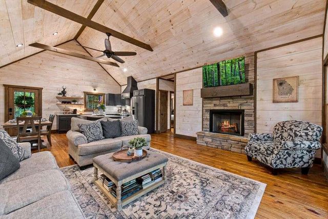 1081 Dills Road, Blue Ridge, GA 30513