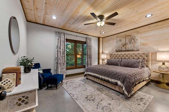 1081 Dills Road, Blue Ridge, GA 30513