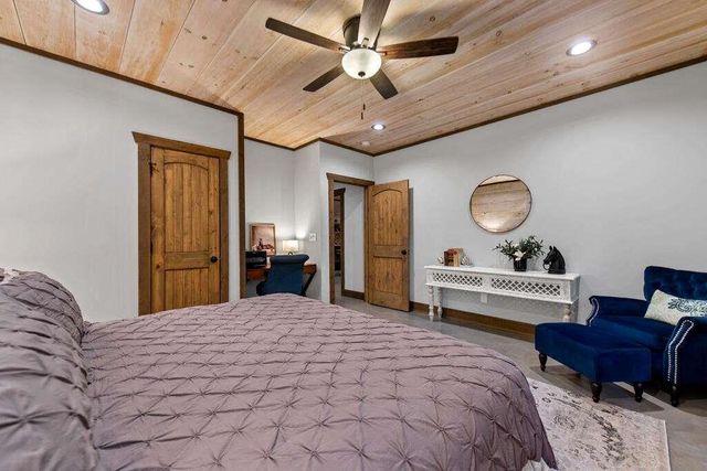 1081 Dills Road, Blue Ridge, GA 30513