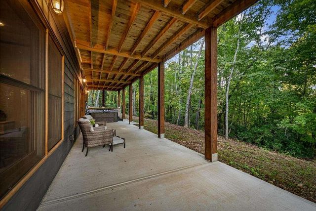 1081 Dills Road, Blue Ridge, GA 30513