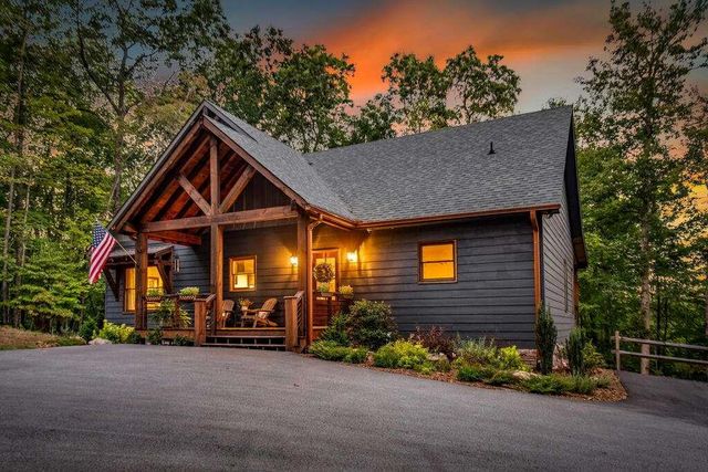 1081 Dills Road, Blue Ridge, GA 30513