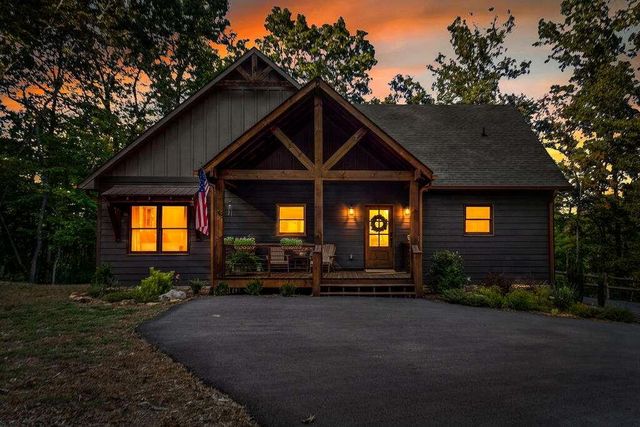 1081 Dills Road, Blue Ridge, GA 30513