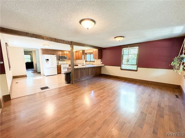 294 Two Rod Road S, Marilla, NY 14102