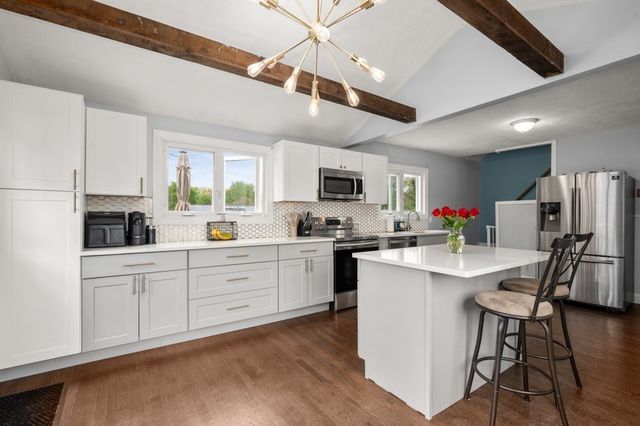 497 Foster Rd, Tewksbury, MA 01876