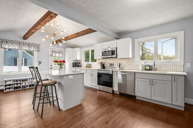 497 Foster Rd, Tewksbury, MA 01876