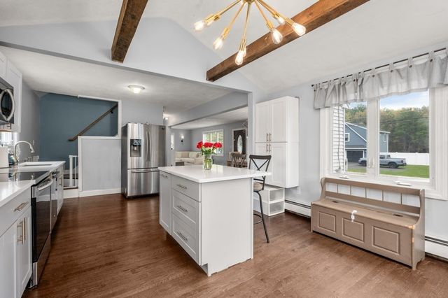 497 Foster Rd, Tewksbury, MA 01876