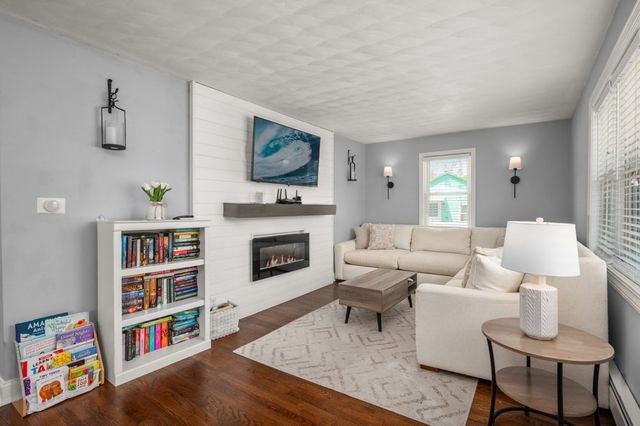 497 Foster Rd, Tewksbury, MA 01876