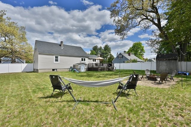 497 Foster Rd, Tewksbury, MA 01876