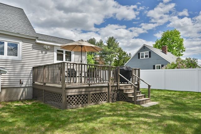 497 Foster Rd, Tewksbury, MA 01876
