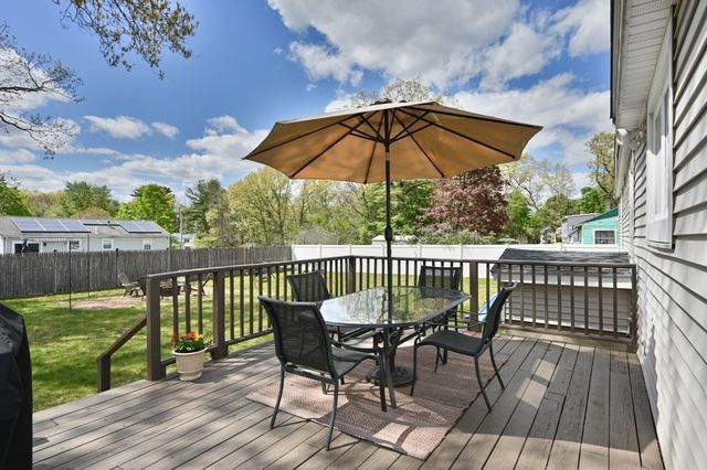 497 Foster Rd, Tewksbury, MA 01876