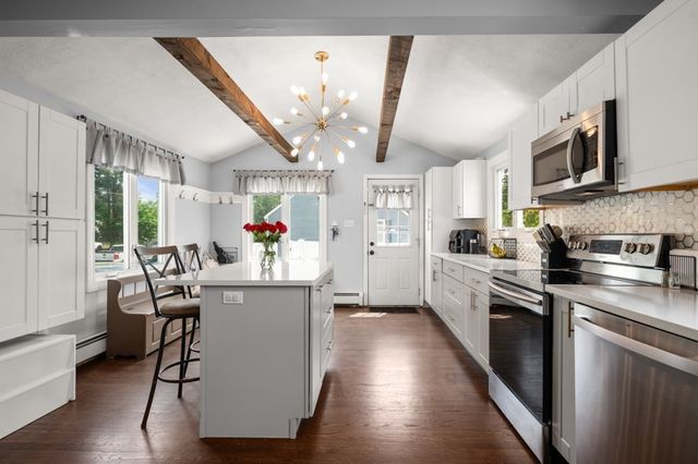 497 Foster Rd, Tewksbury, MA 01876