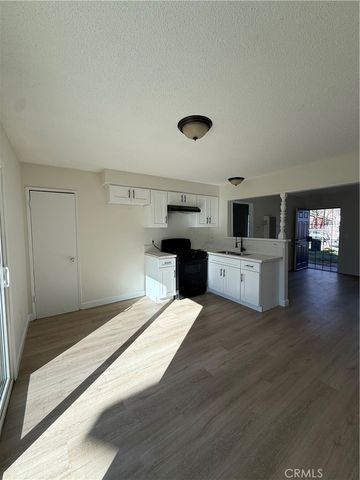 558 S Benjamin, Rialto, CA 92376
