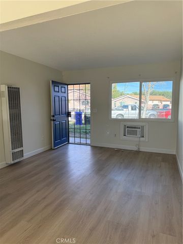 558 S Benjamin, Rialto, CA 92376