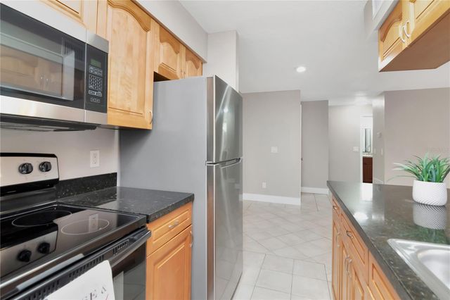 228 BERRY TREE PLACE, Brandon, FL 33510