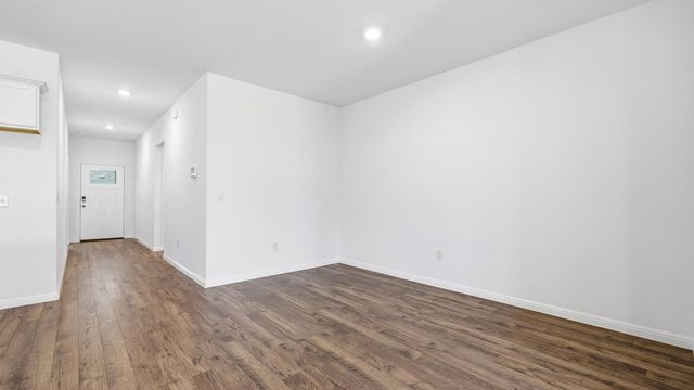 232 Juan Cordona DR, Buda, TX 78610