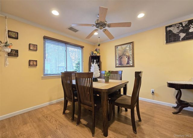 392 Clubhouse Court, Coram, NY 11727