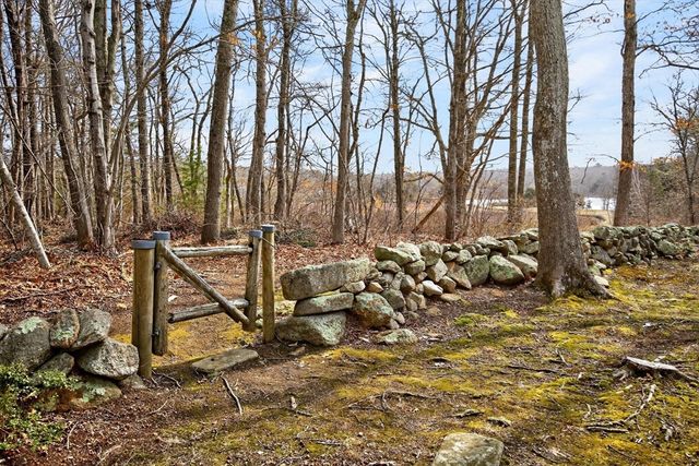 68 Krikor Dr, Falmouth, MA 02556