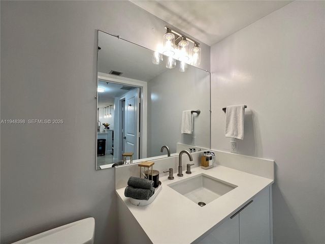 2681 N Flamingo Rd 1806S, Sunrise, FL 33323