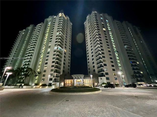 2681 N Flamingo Rd 1806S, Sunrise, FL 33323