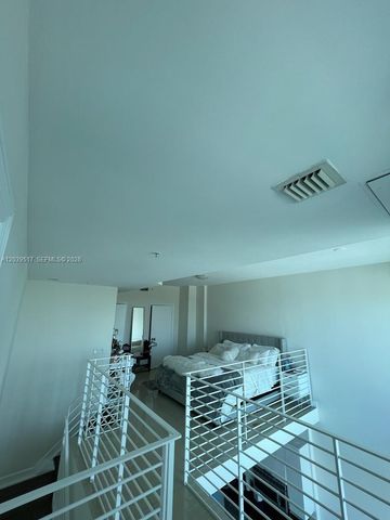 60 SW 13th St 2819, Miami, FL 33130