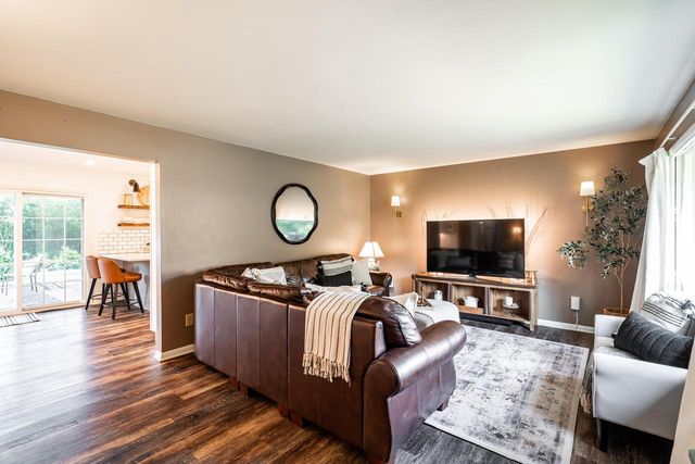N57W15523 El Camino DRIVE, Menomonee Falls, WI 53051