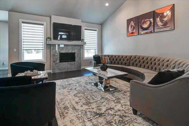 816 Damascus Trail, Cottage Grove, WI 53527