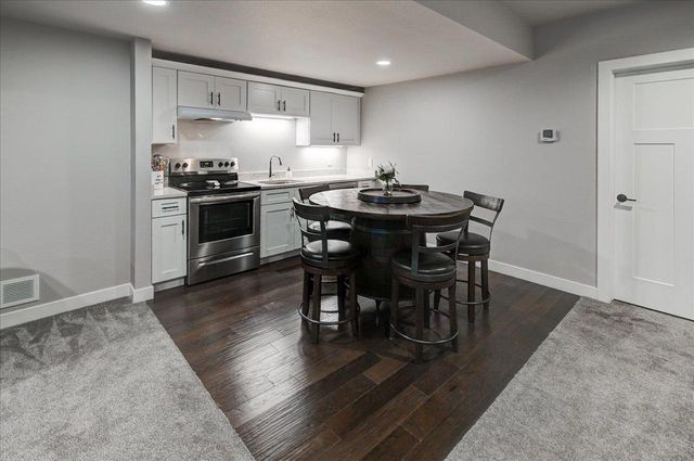 816 Damascus Trail, Cottage Grove, WI 53527