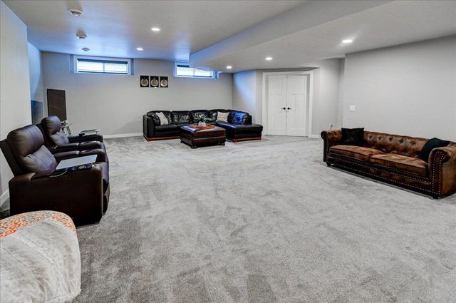 816 Damascus Trail, Cottage Grove, WI 53527