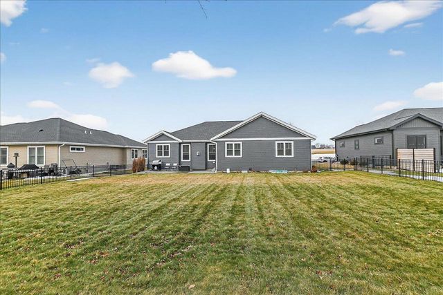 816 Damascus Trail, Cottage Grove, WI 53527