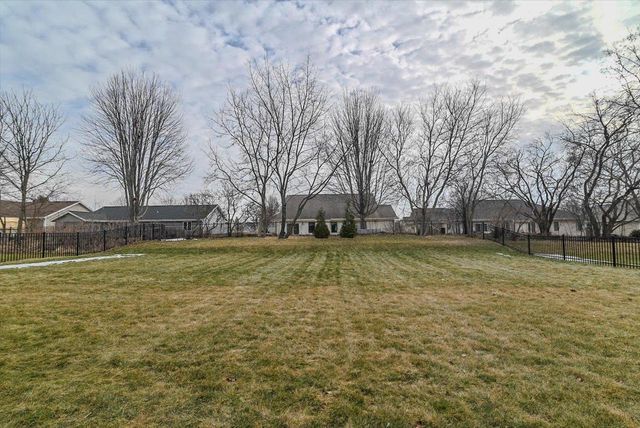 816 Damascus Trail, Cottage Grove, WI 53527