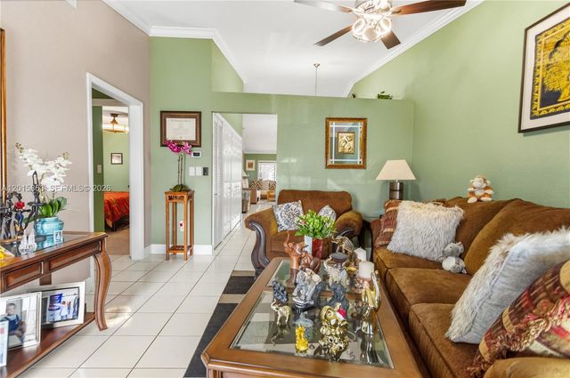 5471 W 27th Ct, Hialeah, FL 33016