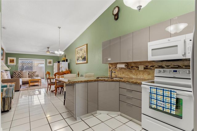 5471 W 27th Ct, Hialeah, FL 33016