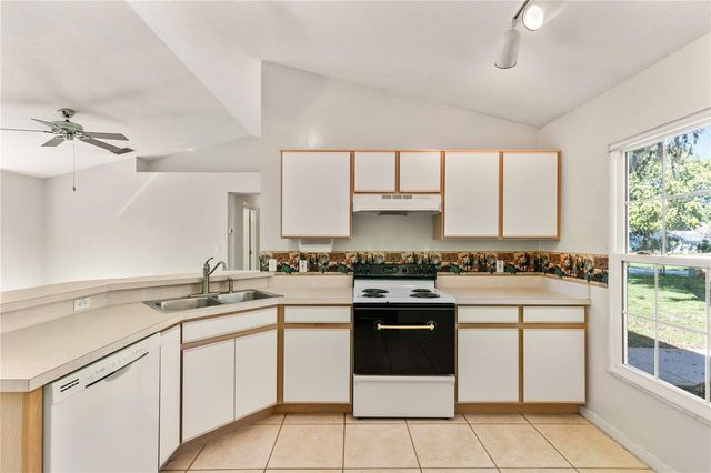 2714 BAYVIEW DRIVE, Eustis, FL 32726