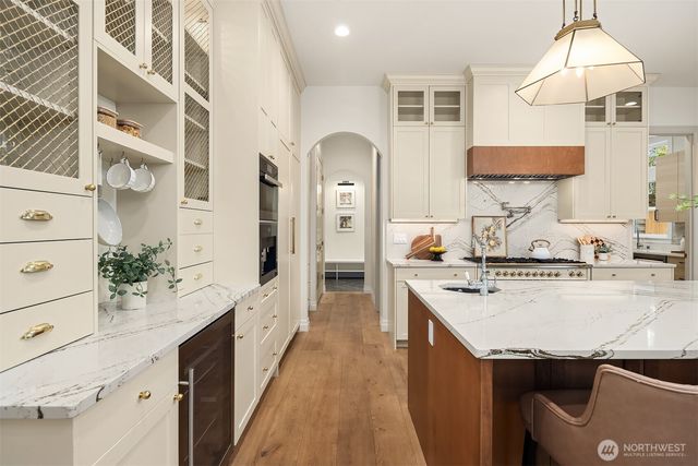 1024 91st Avenue NE, Bellevue, WA 98004