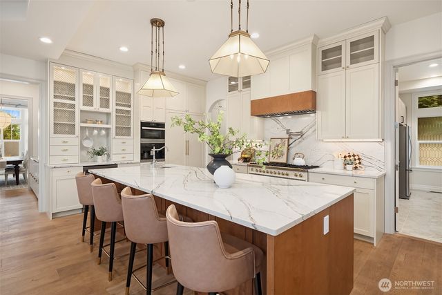 1024 91st Avenue NE, Bellevue, WA 98004