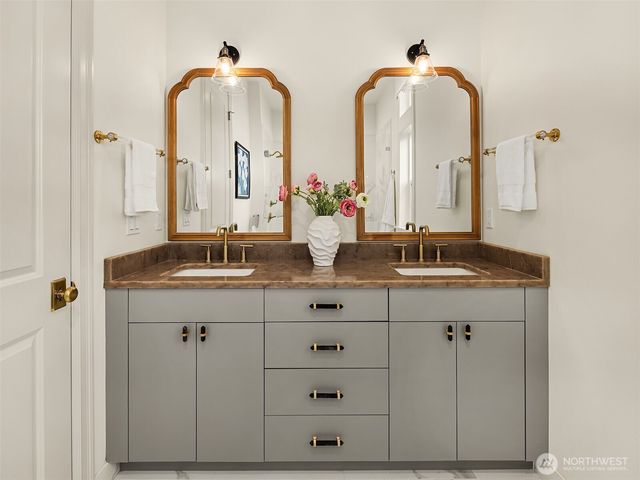 1024 91st Avenue NE, Bellevue, WA 98004