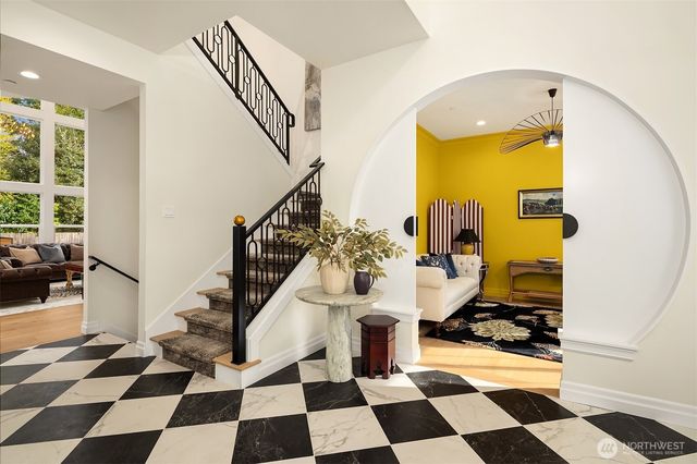 1024 91st Avenue NE, Bellevue, WA 98004